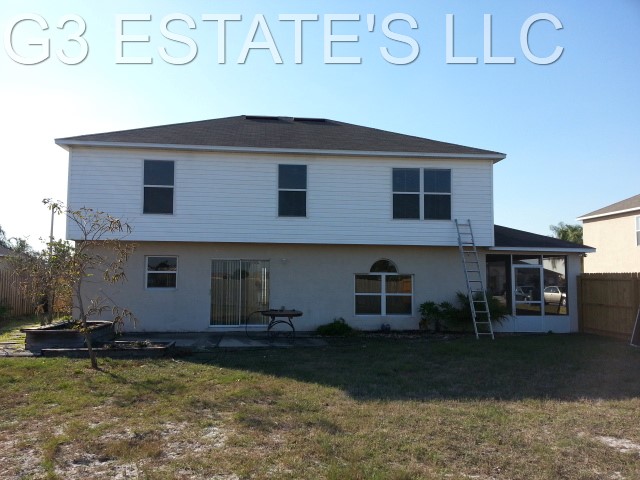 Back of 5002 Strada Dr
